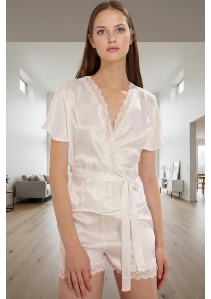 Yazlık Kadın Pijama Takımı Saten Dantel Detay Boru Paça Şort Premium Kalite Şık Görünüm