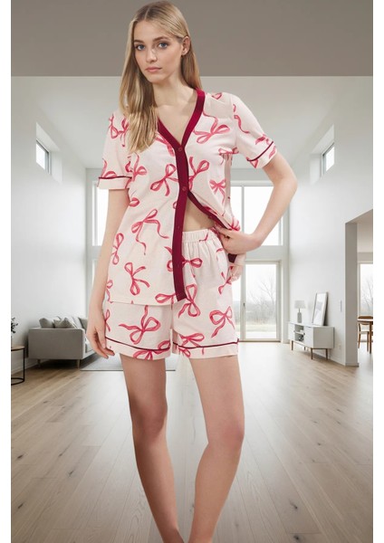 Kurdele Desenli %100 Pamuklu Rahat Pijama Takımı V Yaka Kısa Kollu Regular Kalıp Özel Tasarım