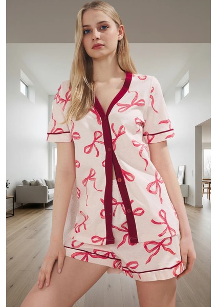 Kurdele Desenli %100 Pamuklu Rahat Pijama Takımı V Yaka Kısa Kollu Regular Kalıp Özel Tasarım fiyatları