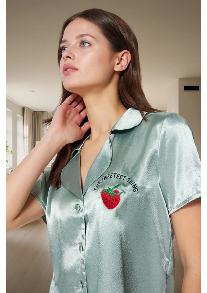 Dokuma Saten Pijama Takımı Çilek Nakış Regular Yazlık Mükemmel Uyum Kaliteli Işçilik