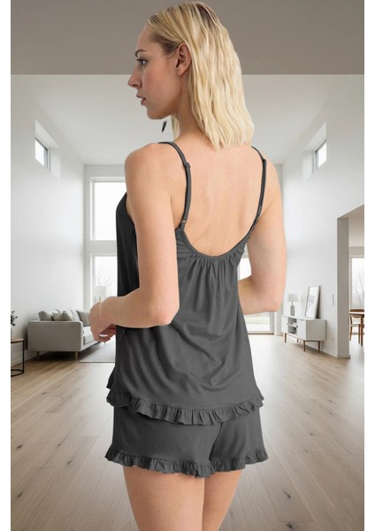 Yazlık Ince Askılı Pijama Takımı Viskoz Kumaş Fırfırlı Detay Rahat Kalıp Modern Stil modelleri