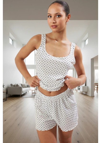 95% Polyester Pijama Takımı Kalpli Desen Boru Paça Şort Zarifane Tasarım Profesyonel Görünüm