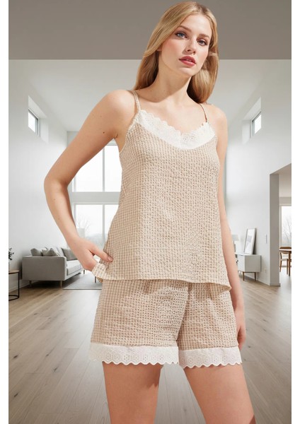 Yazlık Ince Askılı Pamuklu Pijama Takımı Ekoseli Gofre Dokuma Regular Kalıp Zarifane Tasarım