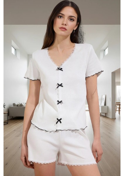 Yazlık Pijama Takımı Nefes Alan Pamuk Kumaş Kurdele Detaylı Zarifane Tasarım Mükemmel Uyum