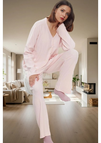 Kışlık 2'li Pijama Takımı Pamuk Karışımlı Hırka ve Pantolon Uzun Ömürlü Dayanıklı Malzeme modelleri