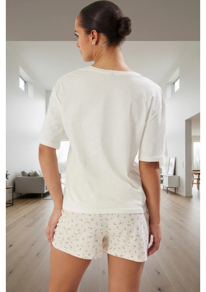 Pamuklu Çiçekli Pijama Takımı Rahatlık ve Şıklık Bir Arada Yazlık Kısa Kollu Regular modelleri