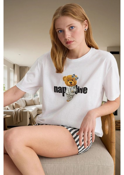 Pamuklu Regular Pijama Takımı Çizgili Desenli Rahat Uyku Için Şık Görünüm Modern Stil