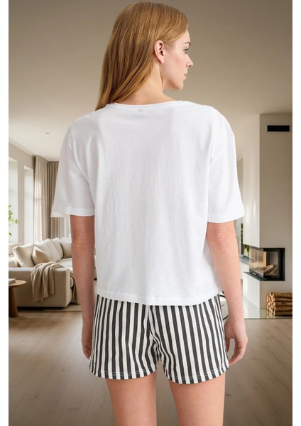 Pamuklu Regular Pijama Takımı Çizgili Desenli Rahat Uyku Için Şık Görünüm Modern Stil modelleri