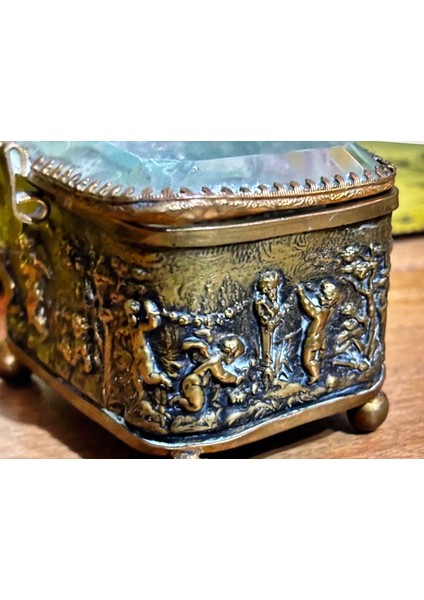 1900 Ler Başı Fransız Bizote Camlı Pirinç Mücevher Kutusu 8,5 cm 6 cm 5,5 cm Ölçülerinde modelleri