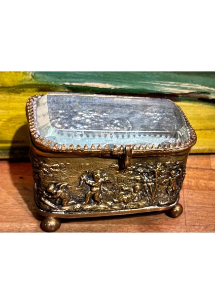 1900 Ler Başı Fransız Bizote Camlı Pirinç Mücevher Kutusu 8,5 cm 6 cm 5,5 cm Ölçülerinde fırsatları