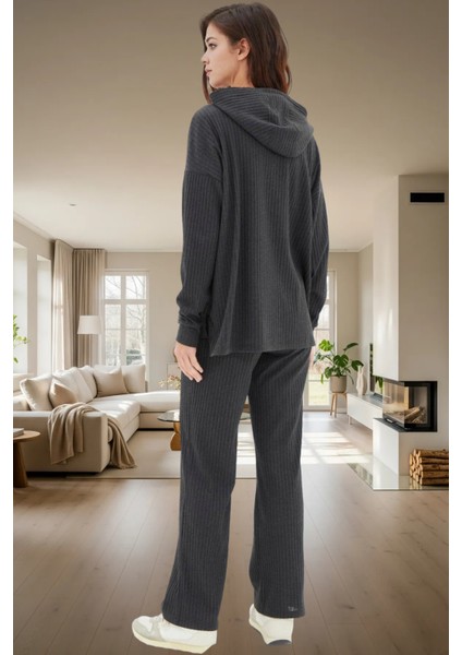 Kadın Kapüşonlu Pijama Takımı Rahat Kalıp Örme Kumaş Dayanıklı Malzeme Trend Tasarım modelleri