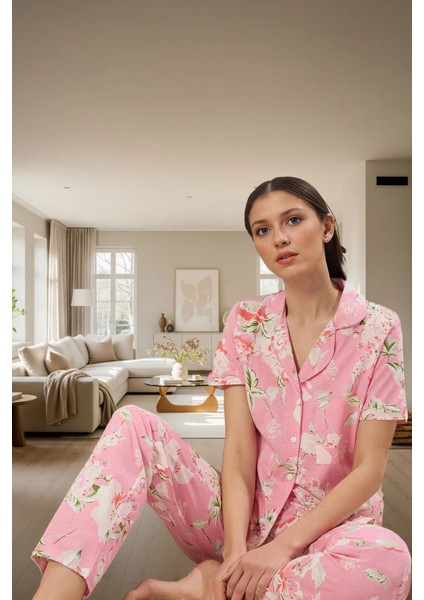 Kadın Çiçekli Desenli Pamuklu Kısa Kollu Pijama Takımı Profesyonel Görünüm Özenle Seçilmiş