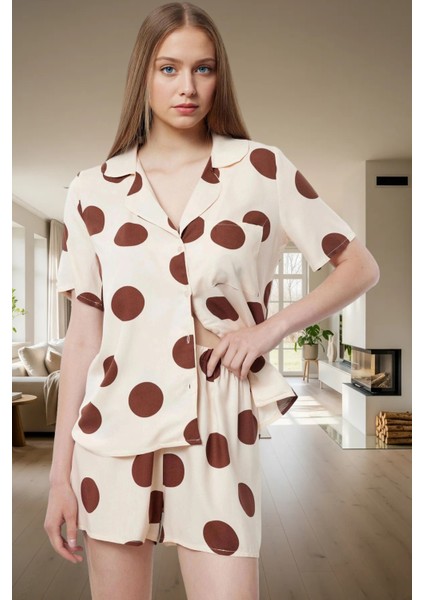 Kadın Puantiyeli Viskon Pijama Takımı Kısa Paça Şortlu Düğmeli Rahat Kalıp Uzun Ömürlü ve Şık