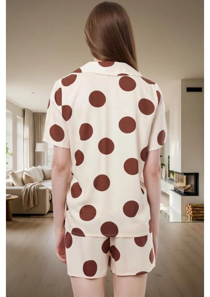 Kadın Puantiyeli Viskon Pijama Takımı Kısa Paça Şortlu Düğmeli Rahat Kalıp Uzun Ömürlü ve Şık modelleri