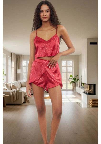 Kadın Saten Pijama Takımı Ince Askılı V Yaka Regular Kalıp Rahat Kullanım ve Şık