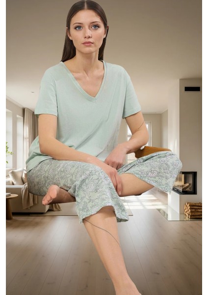 Kadın Çiçekli Kapri Pijama Takımı Rahat Örme Kumaş Kaliteli Işçilik Özel Tasarım ve Şık fiyatları