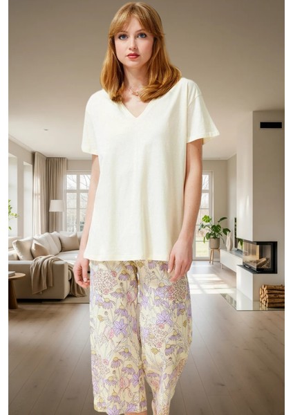 Kadın Çiçekli Kapri Pijama Takımı Rahat Örme Kumaş Kaliteli Işçilik Özel Tasarım ve Şık