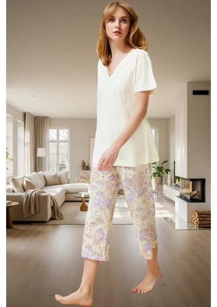 Kadın Çiçekli Kapri Pijama Takımı Rahat Örme Kumaş Kaliteli Işçilik Özel Tasarım ve Şık fiyatları