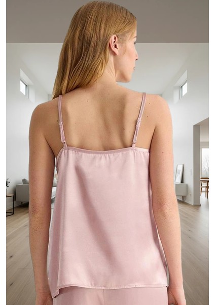 Kadın Saten Pijama Takımı Ince Askılı Dantel Detaylı Rahat Ev Giysisi Zarif Tasarım modelleri