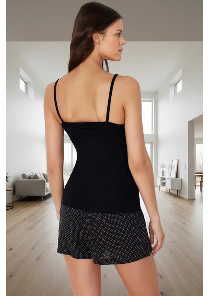 Kadın Puantiyeli Pamuklu Pijama Takımı Ince Askılı Havuz Yaka Rahat ve Şık modelleri