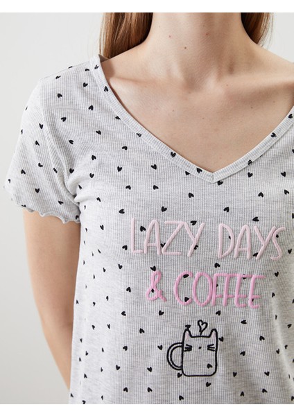 Yeni Sezon V Yaka Desenli Kadin Kaprili Pijama Takimi - S5GU43Z8 modelleri