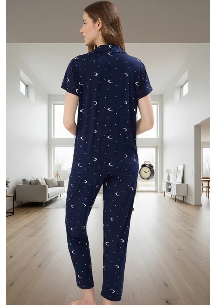 Kadın Galaksi Desenli Pijama Takımı Regular Kalıp Rahat Ev Giyim ve Şık modelleri