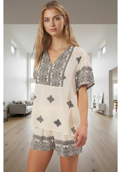 Kadın Rahat Viskon Pijama Takımı Etnik Desenli Yazlık Şortlu Regular Kalıp Modern Stil fiyatları