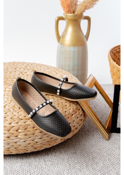 Kadın Siyah Cilt İncili Babet Ev ve Dış Mekan Ayakkabısı fırsatları