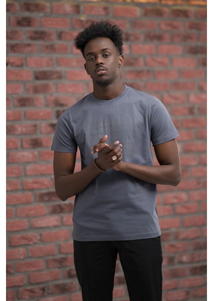 Slim Fit Pamuklu Önü Baskılı Sıfır Yaka T-Shirt