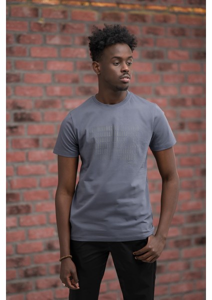Slim Fit Pamuklu Önü Baskılı Sıfır Yaka T-Shirt fiyatları
