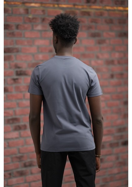 Slim Fit Pamuklu Önü Baskılı Sıfır Yaka T-Shirt modelleri