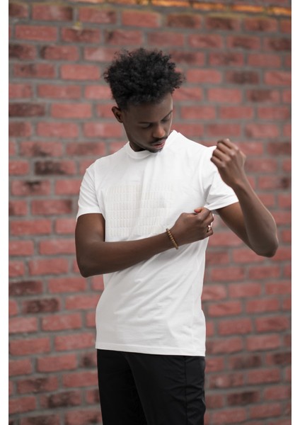 Slim Fit Pamuklu Önü Baskılı Sıfır Yaka T-Shirt fiyatları