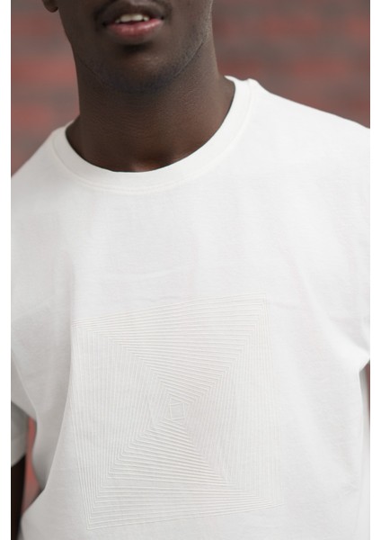 Slim Fit Pamuklu Önü Baskılı Sıfır Yaka T-Shirt fırsatları