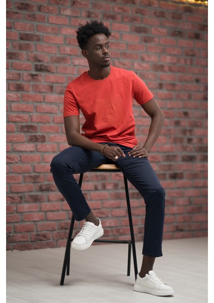 Slim Fit Pamuklu Önü Baskılı Sıfır Yaka T-Shirt