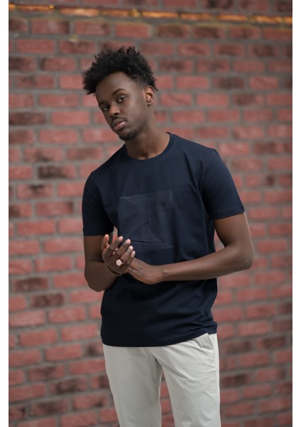 Slim Fit Pamuklu Önü Baskılı Sıfır Yaka T-Shirt modelleri