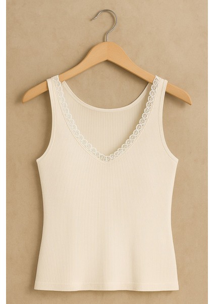 Berrak 2'li Kalın Askılı Yakası Dantelli Fitilli Desen Battal Beden Pamuklu Atlet modelleri