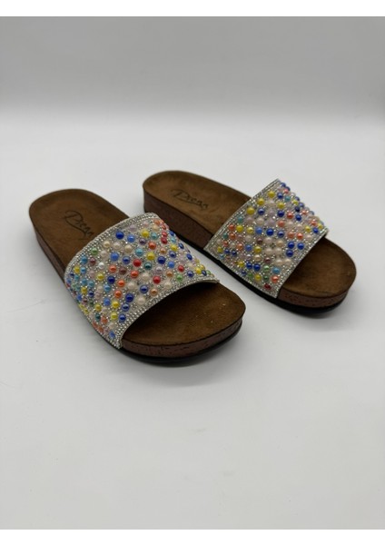 Boncuklu Kadın Terlik
