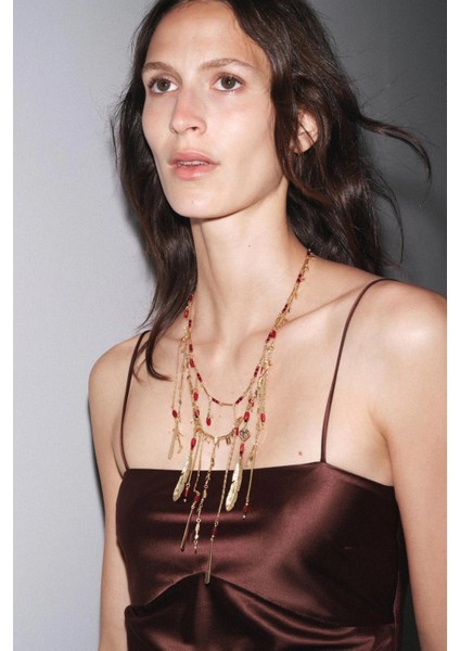 Çoklu Charmlı Kolye