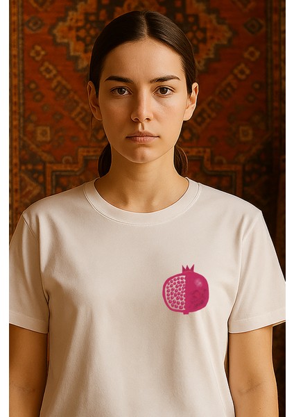 Nar Baskılı %100 Pamuk Regular Fit Bisiklet Yaka Beyaz Kadın T-Shirt fiyatları