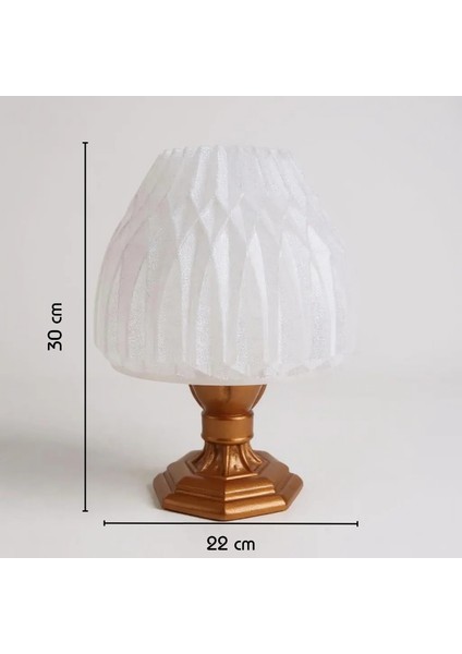 Suma El Yapımı Abajur – Gold Reçine Gövde, Opal Şeffaf Geometrik Şapka | Modern Retro Tasarım