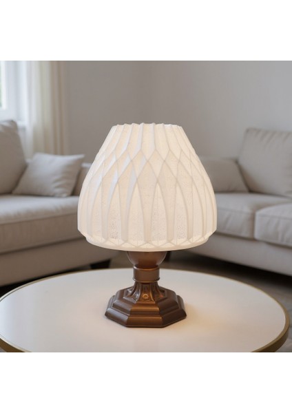 Suma El Yapımı Abajur – Bronz Reçine Gövde, Opal Şeffaf Geometrik Şapka | Modern Retro Tasarım modelleri