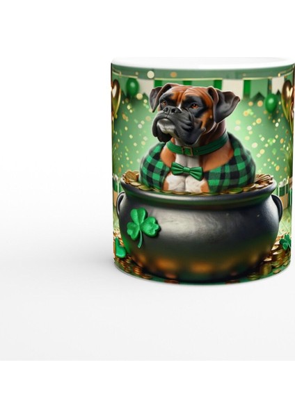 Şans Kazanlarında Oturan Boksör Köpek Temalı Baskılı Kupa Bardak