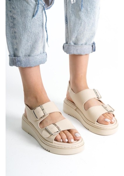 Dolgu Topuklu Çift Bantlı Tokalı Kadın Sandalet Yazlık Hafif Kadın Sandalet Ortopedik Kadın Sandalet