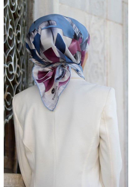 %100 Twill Ipek Geometrik Desenli Indigo - Mürdüm Kabuğu Renkli 90X90 Eşarp Dikim Şekli : El Dikişi