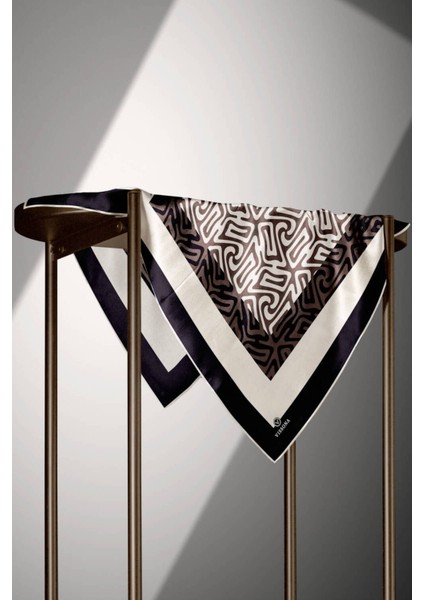 100% Twill Ipek Bordürlü Dalga Desenli Siyah - Vizon Renkli 90X90 Dikim Şekli : El Dikişi Eşarp