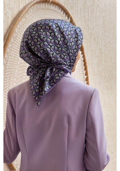 %100 Twill Ipek Geometrik Desenli Lila Renkli 90X90 Eşarp Dikim Şekli : El Dikişi 60779