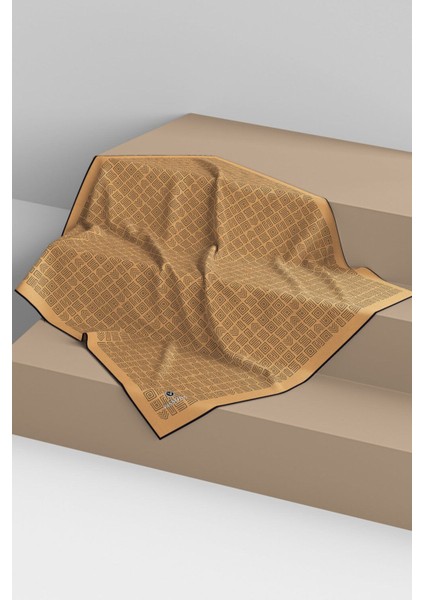 100% Twill Ipek Etnik Motif Desenli Gold - Siyah Renkli 90X90 Dikim Şekli : El Dikişi Eşarp