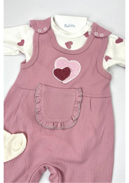 Kalpli Kız Bebek Tulum 3’lü Tulum Seti – Kollu Zıbın, Cepli Tulum ve Çorap | 3-6-9 Ay Bebek Kıyafeti