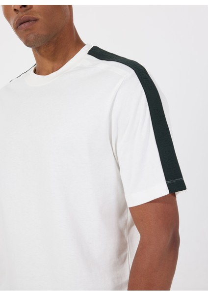 Bisiklet Yaka Kırık Beyaz Erkek T-Shirt XM000322 AF10361 U0009 T-Shırt fırsatları