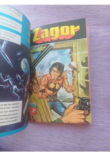 Zagor Cilt 40 Toplamda 4 Fasikul Kapakli Kapaklar Eksiksiz Sayfalar Temiz Eksiksiz Kondisyon Çok Iyi Durumda. Sayi =157/158/159/160 Fasikuller 160 Sayfadir modelleri